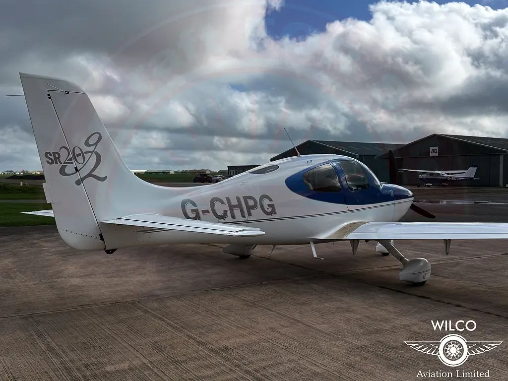 Cirrus SR20, fotografía 5 de 27
