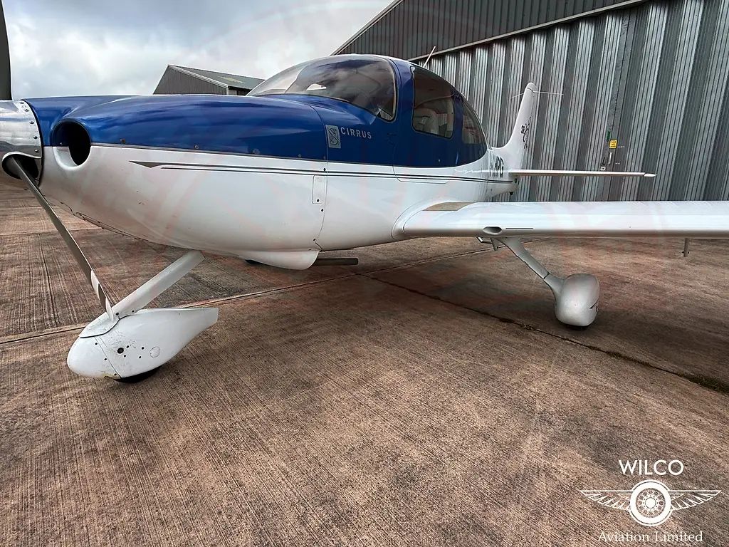 Cirrus SR20, fotografía 12 de 27