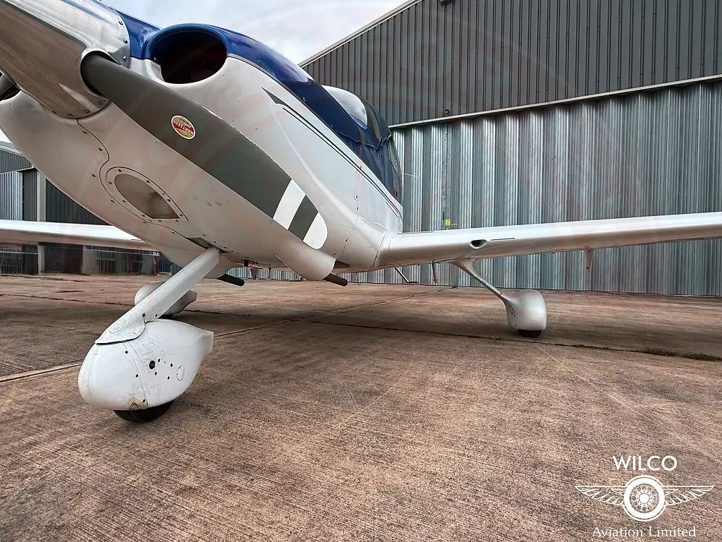 Cirrus SR20, fotografía 13 de 27