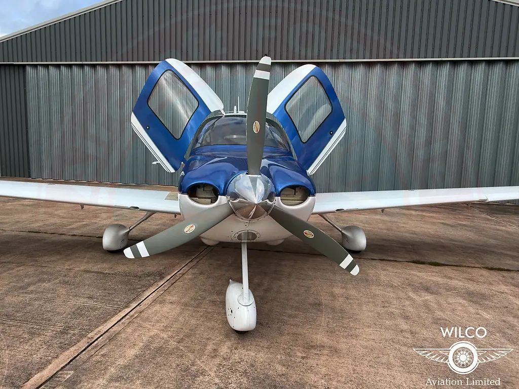 Cirrus SR20, fotografía 15 de 27
