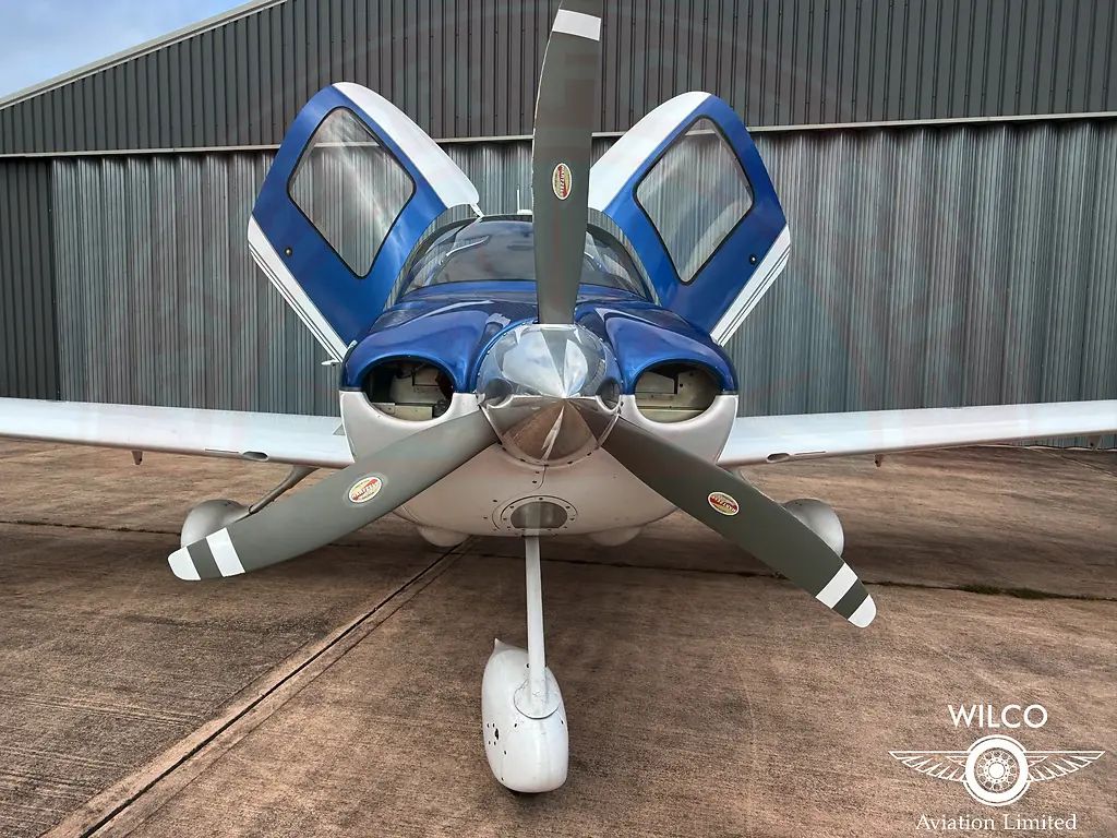 Cirrus SR20, fotografía 16 de 27
