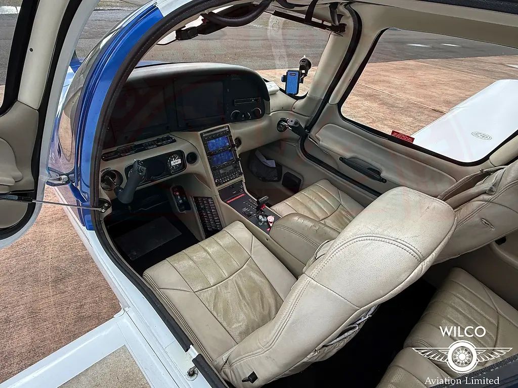 Cirrus SR20, fotografía 17 de 27