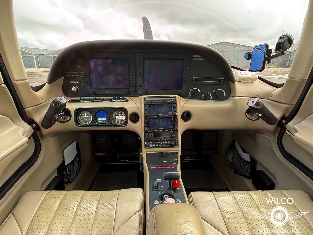 Cirrus SR20, fotografía 26 de 27