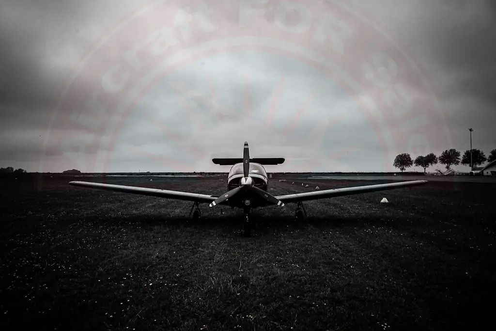 Piper PA-28 PA-28RT-201T, fotografía 8 de 9