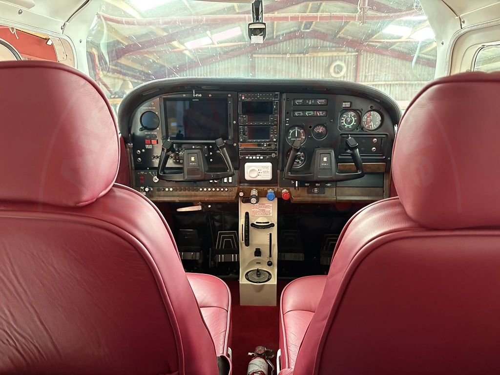 Reims 182 F182Q, fotografía 17 de 29