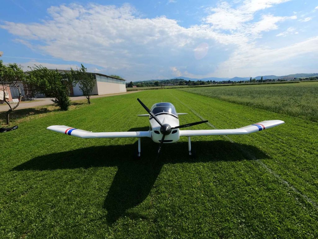 Jodel D18, fotografía 2 de 3
