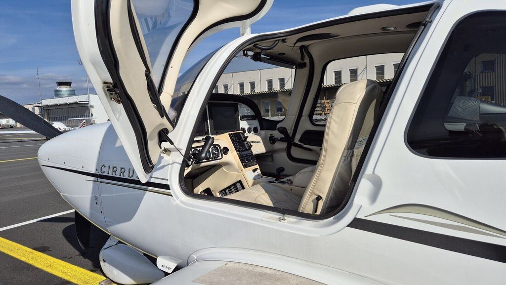Cirrus SR22, fotografía 4 de 8