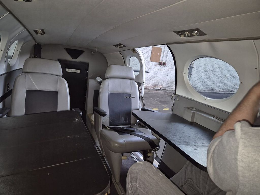 Cessna 411, fotografía 11 de 15