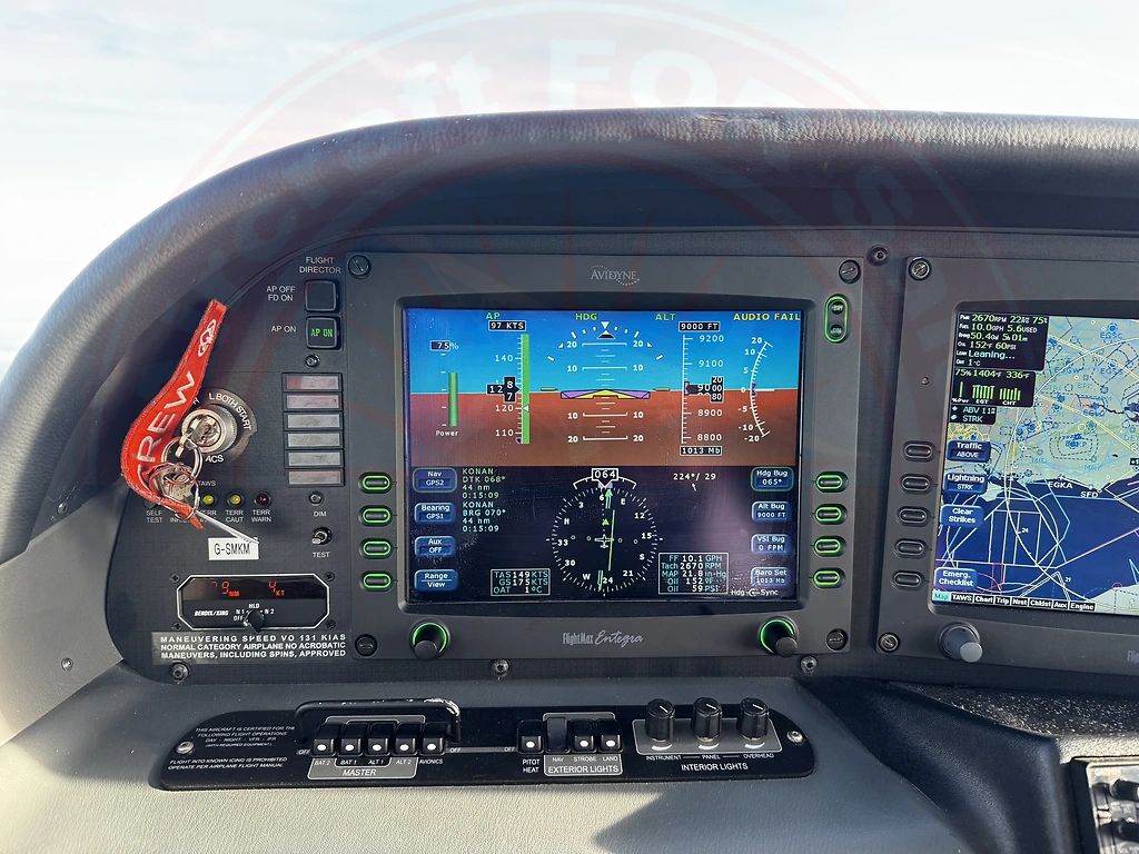 Cirrus SR20, fotografía 6 de 7