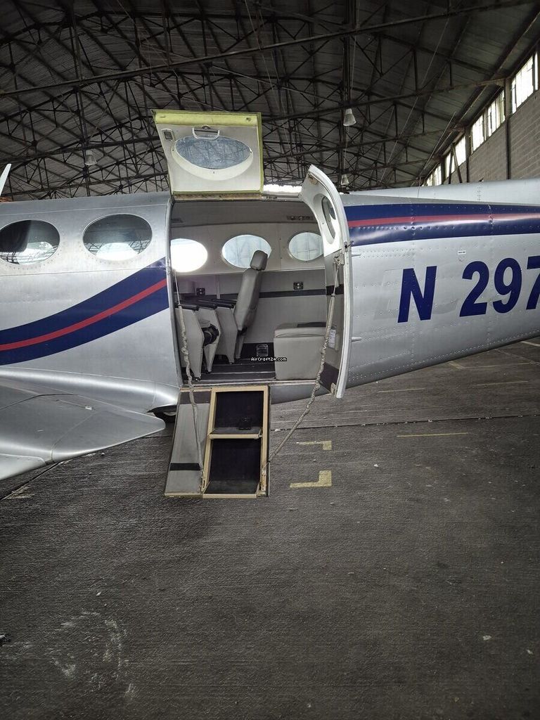 Cessna 411, fotografía 13 de 15