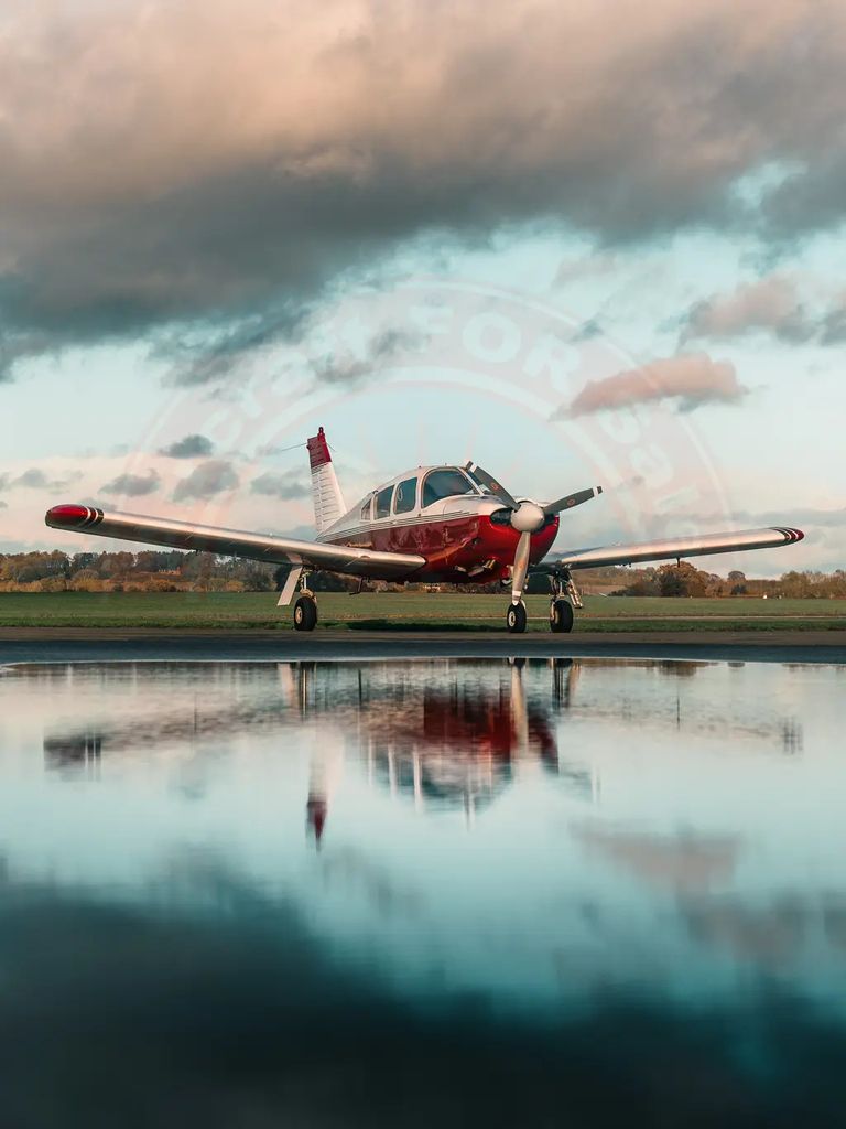 Piper PA-28 P28R, fotografía 4 de 6