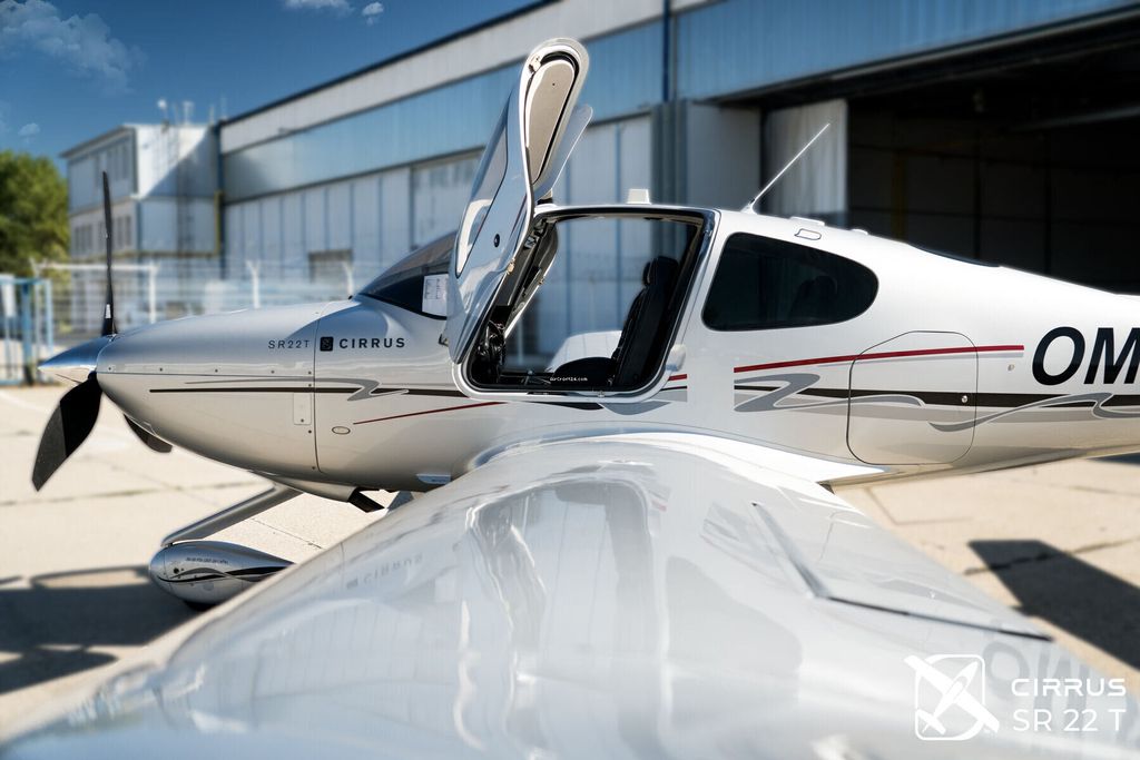 Cirrus SR22, fotografía 4 de 20