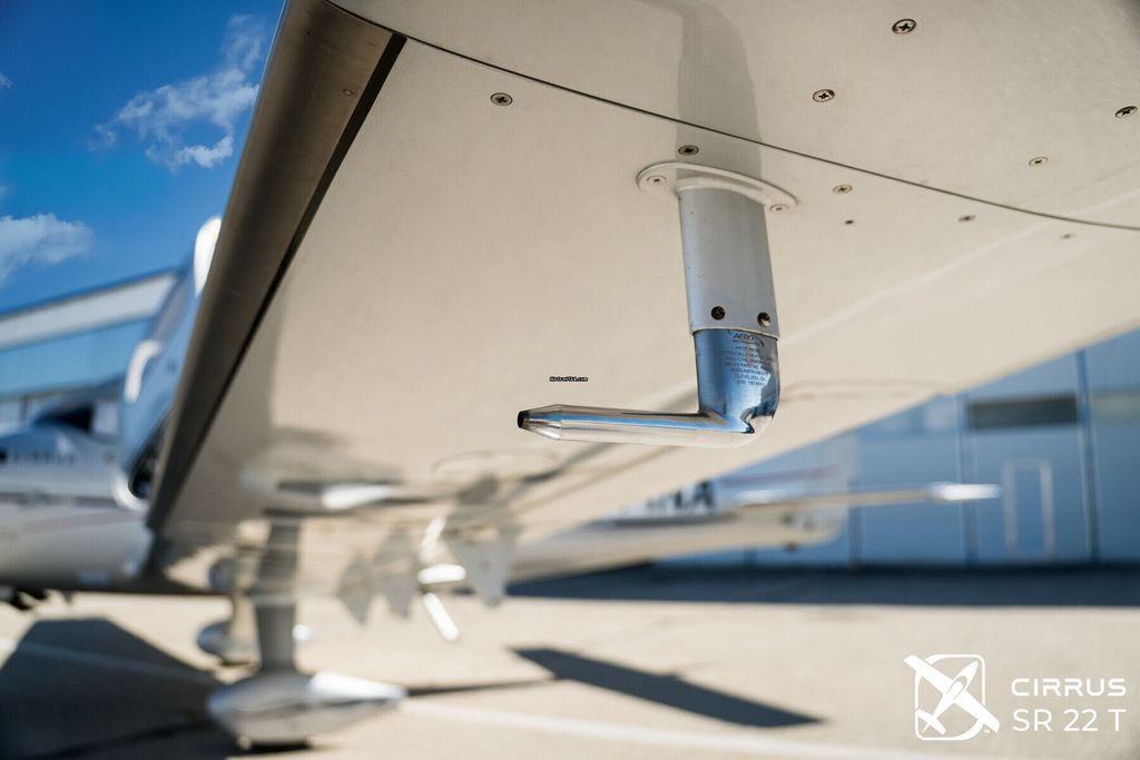 Cirrus SR22, fotografía 13 de 20