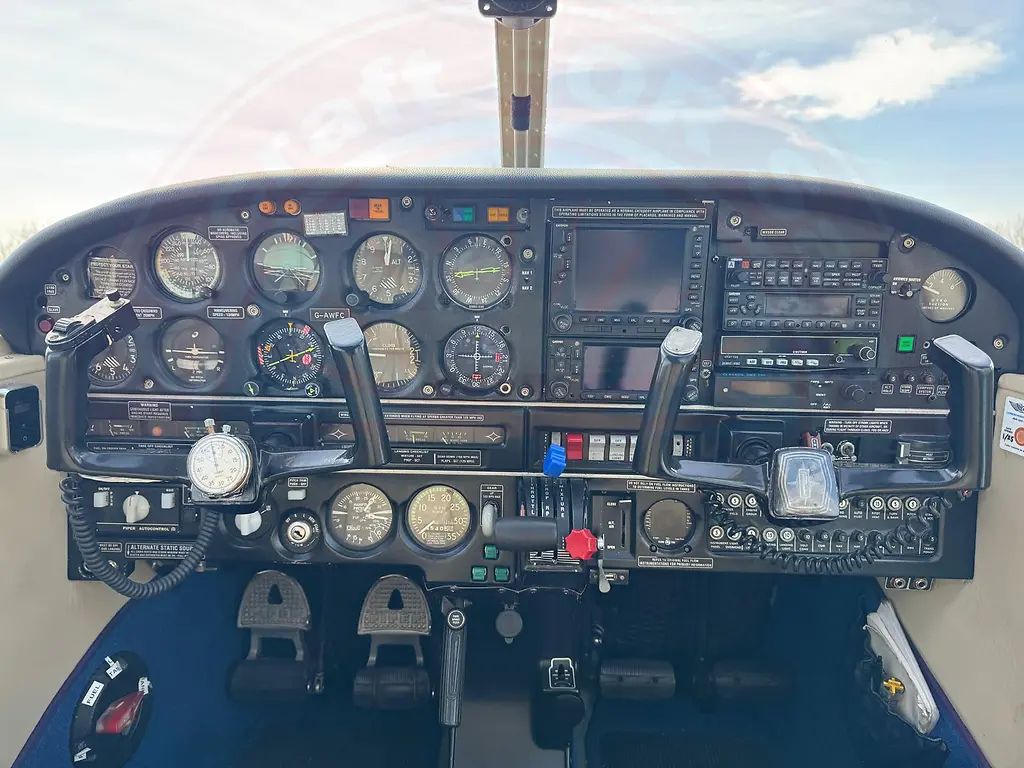 Piper Arrow PA-28R-180, fotografía 2 de 8