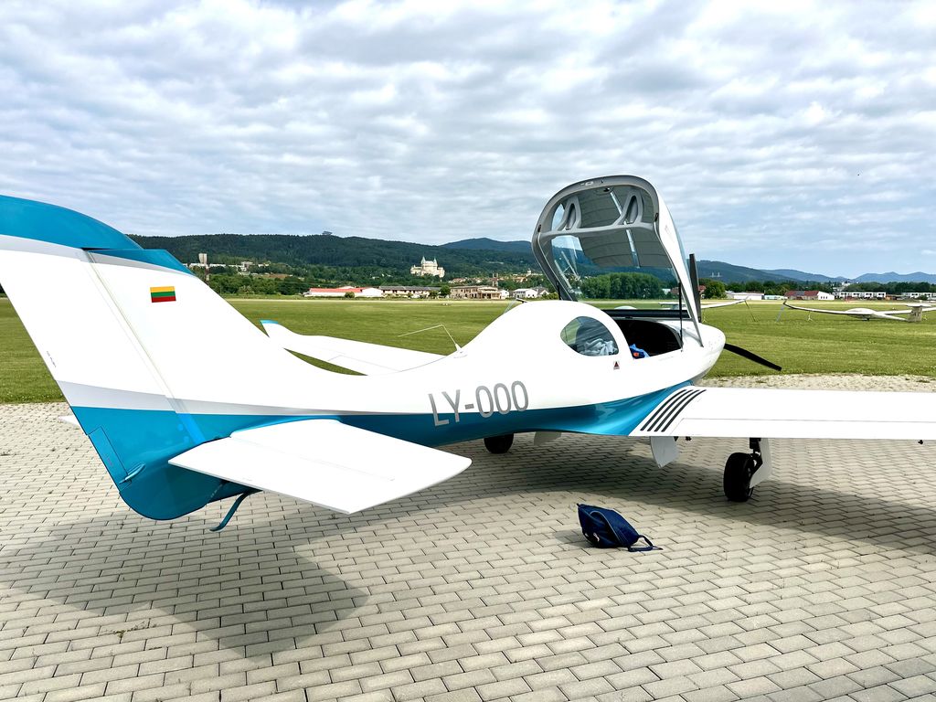 Aerospool WT9, photograph 2 of 6
