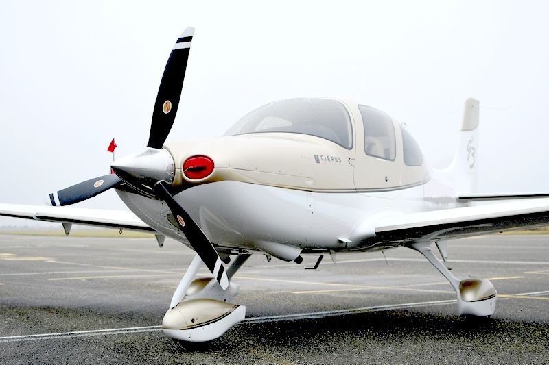 Cirrus SR22, fotografía 1 de 3