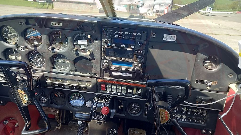 Piper PA-28 140D, fotografía 2 de 3