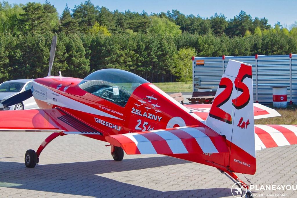 Extra 330 LC, fotografía 3 de 18