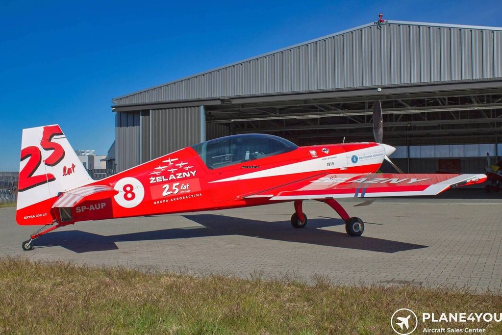 Extra 330 LC, fotografía 5 de 18