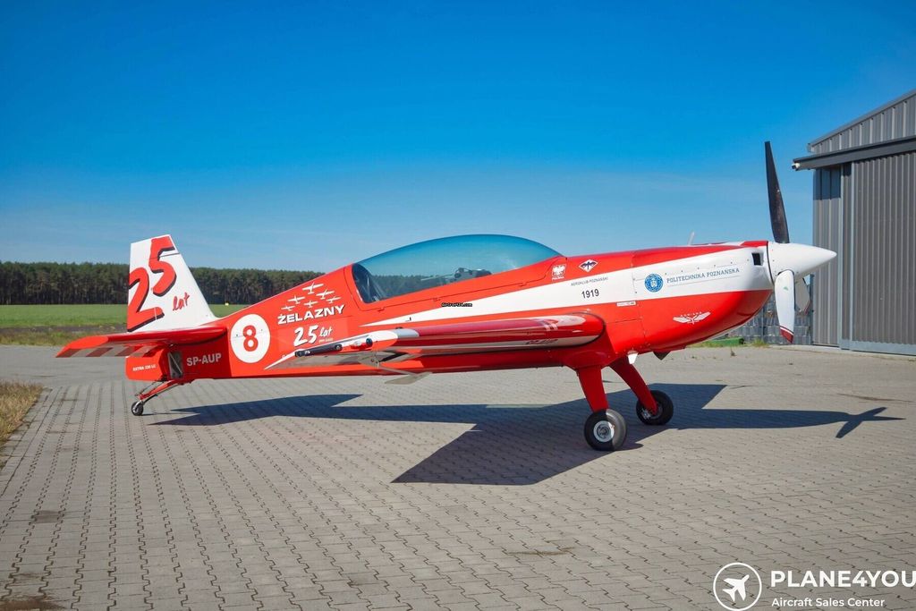 Extra 330 LC, fotografía 7 de 18