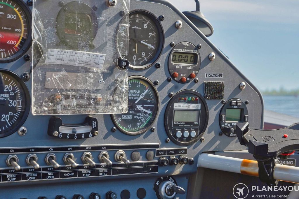 Extra 330 LC, fotografía 11 de 18