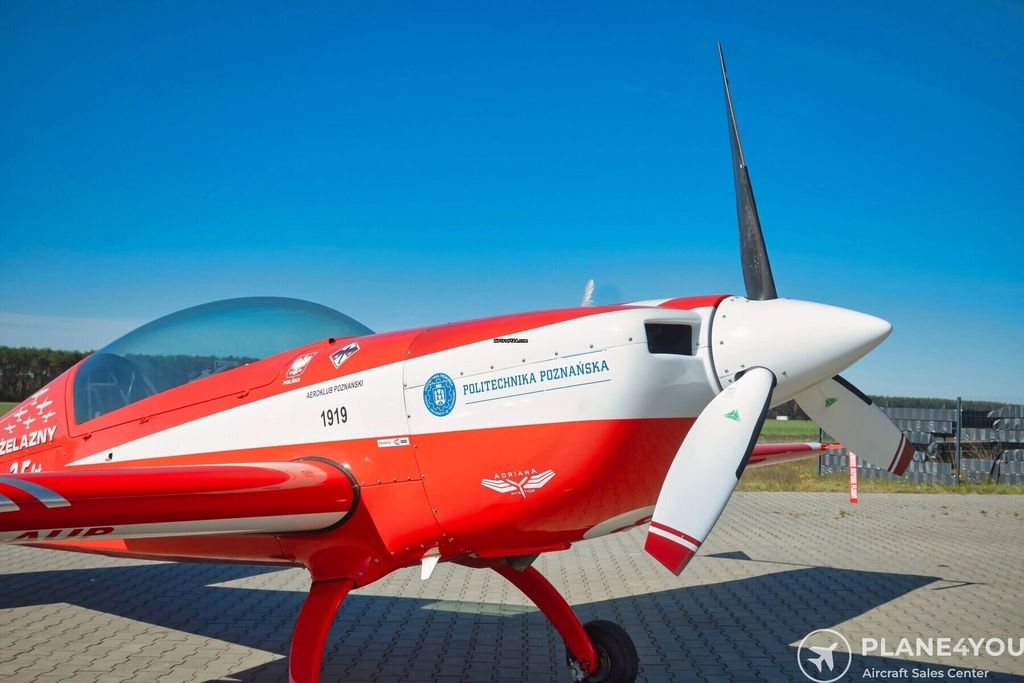 Extra 330 LC, fotografía 13 de 18