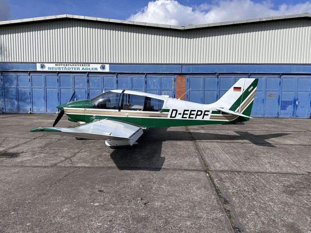 Robin DR400, photograph 2 of 3