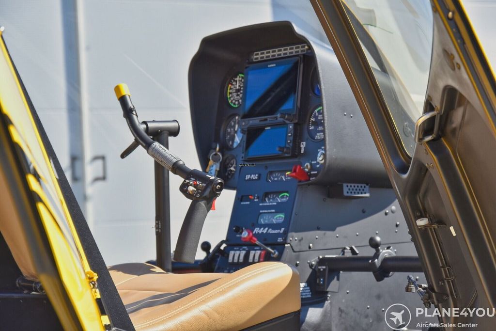 Robinson R44, fotografía 11 de 17
