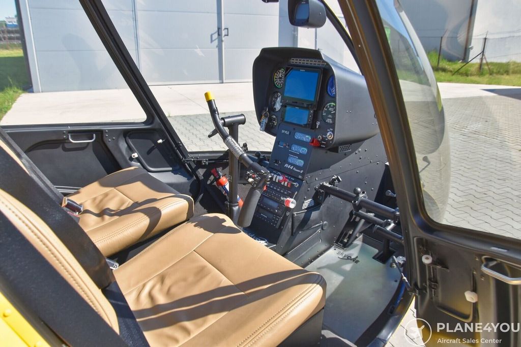 Robinson R44, fotografía 14 de 17