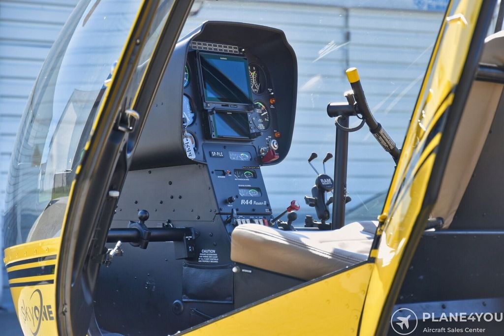 Robinson R44, fotografía 15 de 17
