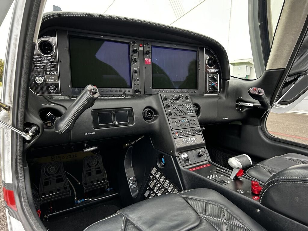 Cirrus SR22 G5, fotografía 7 de 11