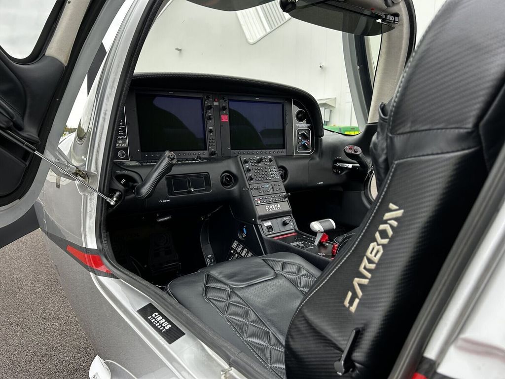 Cirrus SR22 G5, fotografía 8 de 11