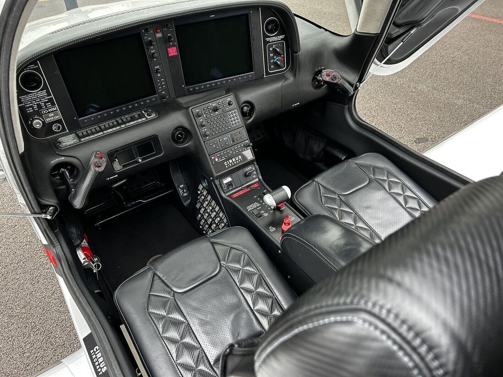 Cirrus SR22 G5, fotografía 10 de 11