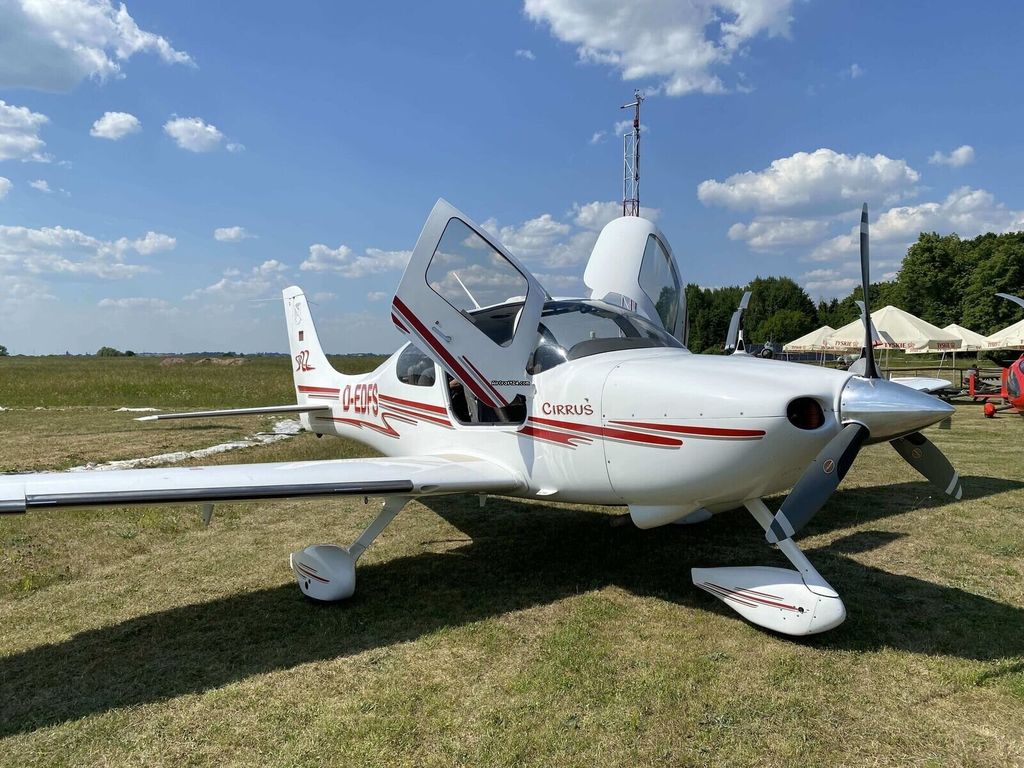 Cirrus SR22 G1, fotografía 3 de 18