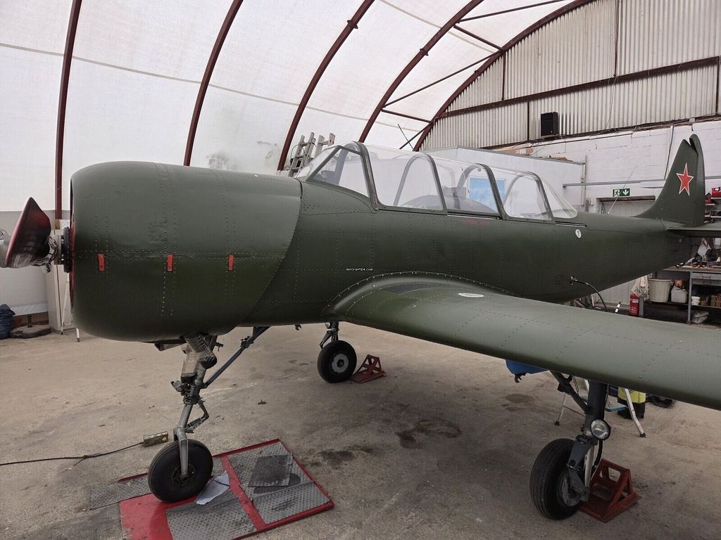 Aerostar Jak 52, fotografía 3 de 5