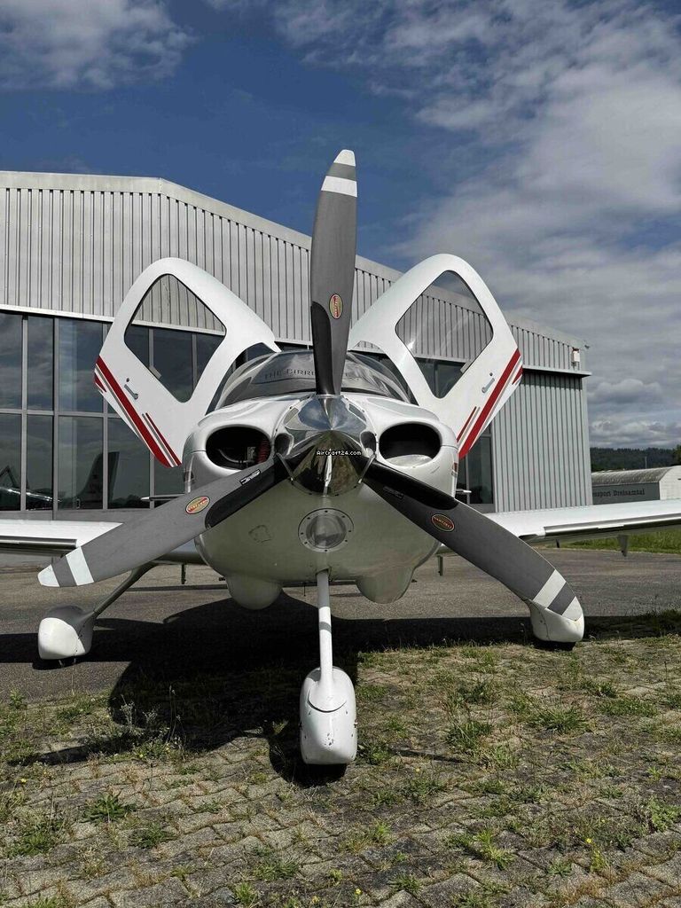 Cirrus SR22 G1, fotografía 6 de 18
