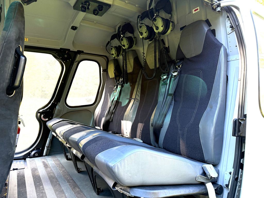 Airbus Eurocopter AS350 Écureuil, photo 4 sur 6