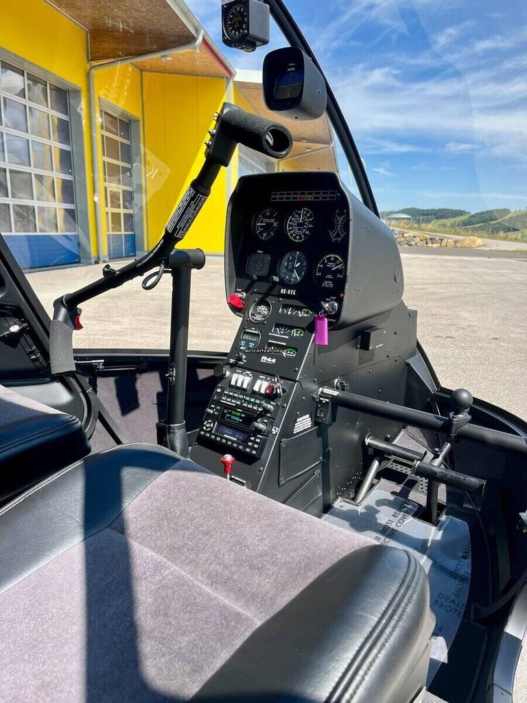 Robinson R44, fotografía 3 de 5
