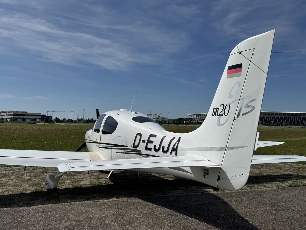 Cirrus SR20 GTS, fotografía 4 de 14