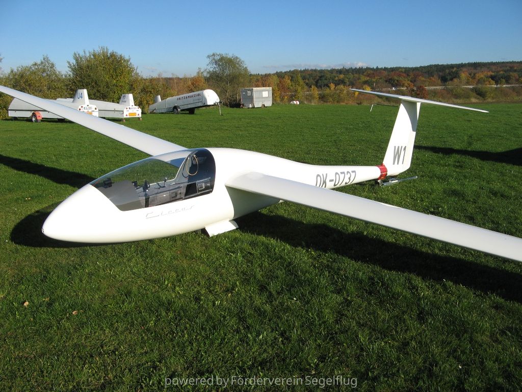 Schempp-Hirth Standard Cirrus 15m, photo 1 sur 11