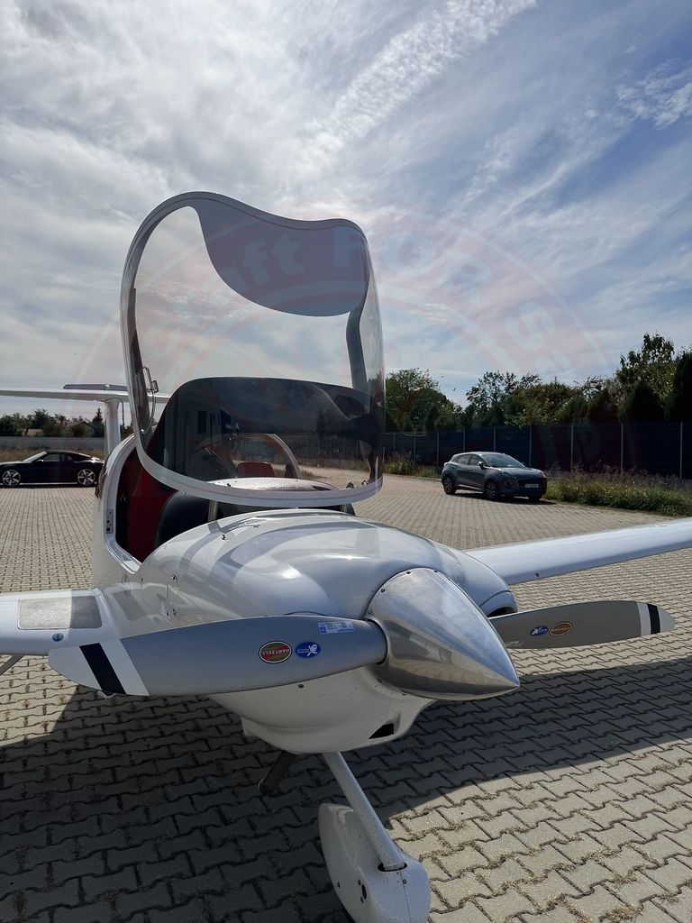 Diamond DA40, photograph 3 of 5