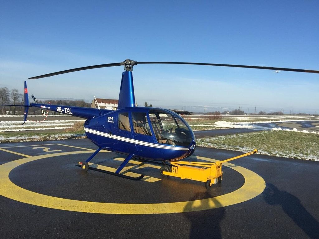 Robinson R44, Foto 1 von 3