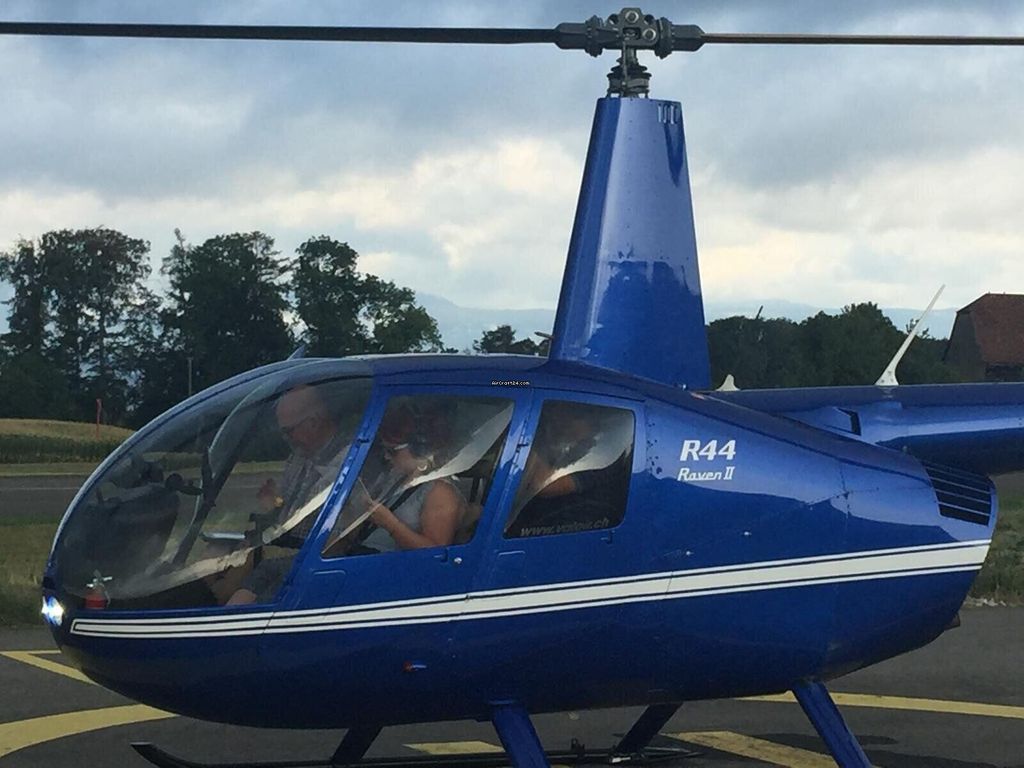 Robinson R44, Foto 2 von 3