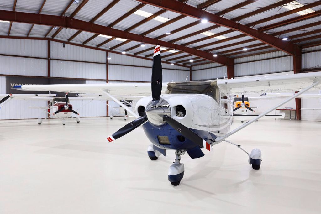 Cessna T206, Foto 3 von 6