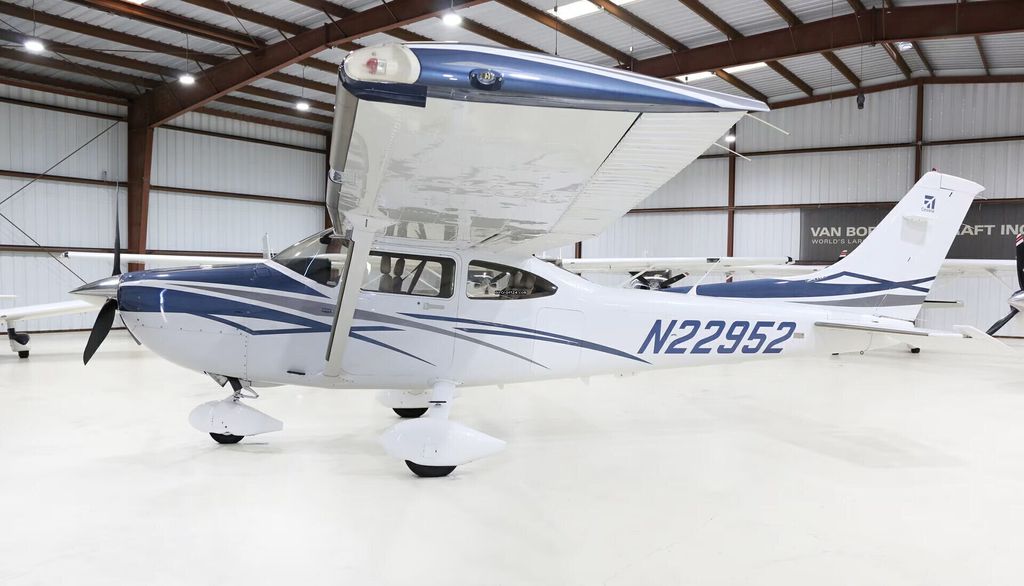 Cessna T182, photo 1 sur 6