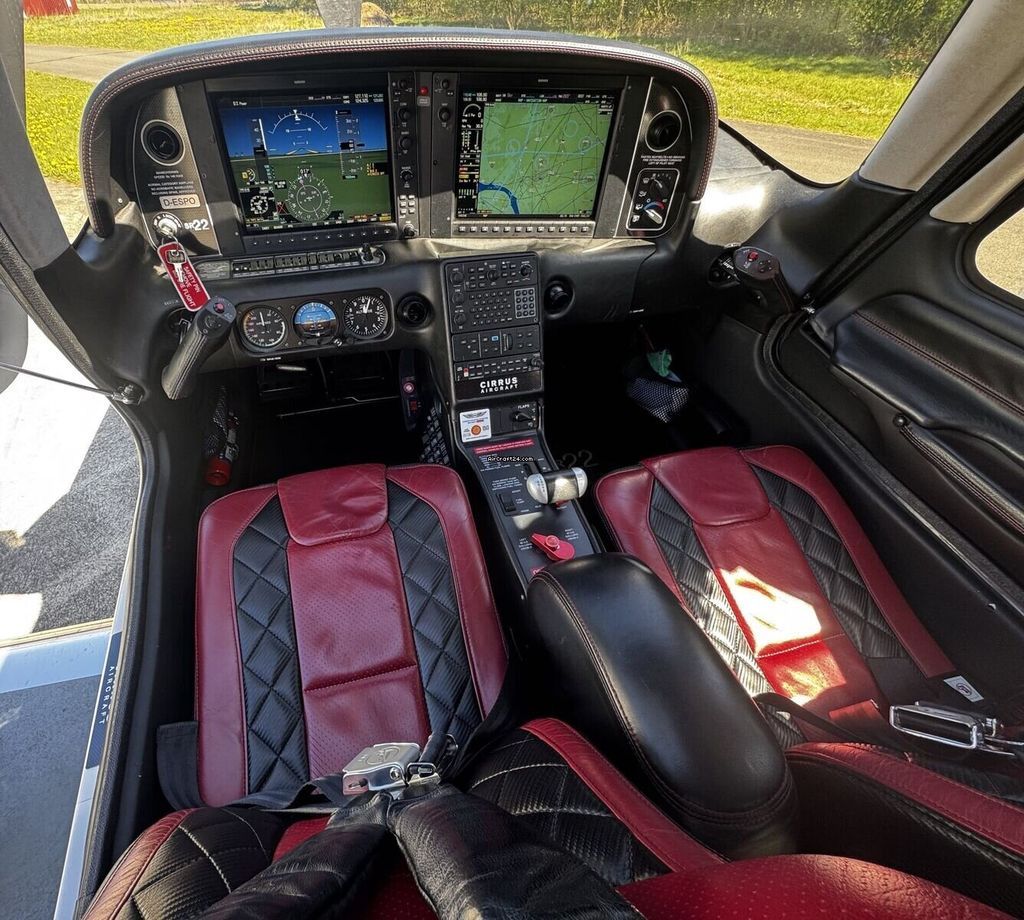 Cirrus SR22 FIKI A/C, fotografía 3 de 14