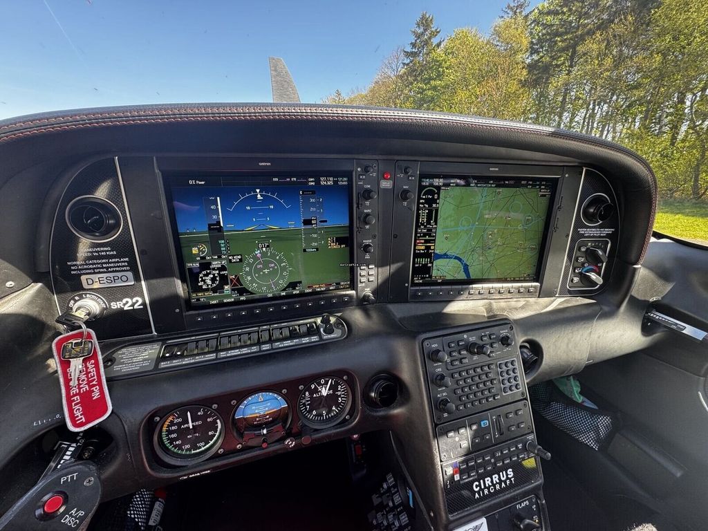 Cirrus SR22 FIKI A/C, fotografía 4 de 14