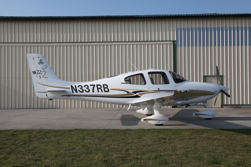 Cirrus SR22, fotografía 1 de 8