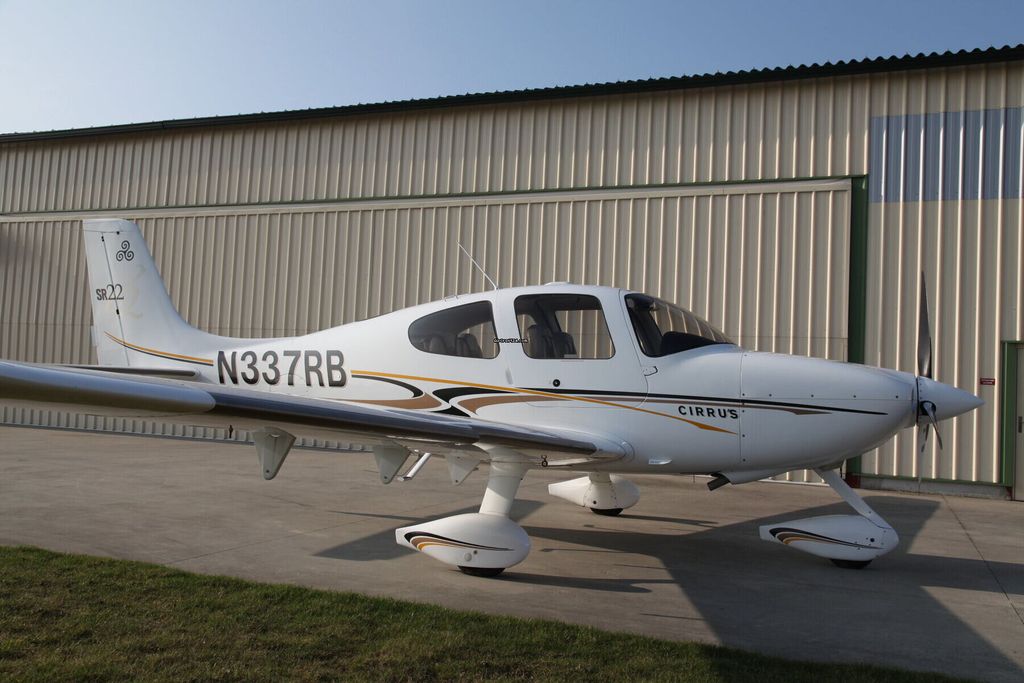Cirrus SR22, fotografía 2 de 8