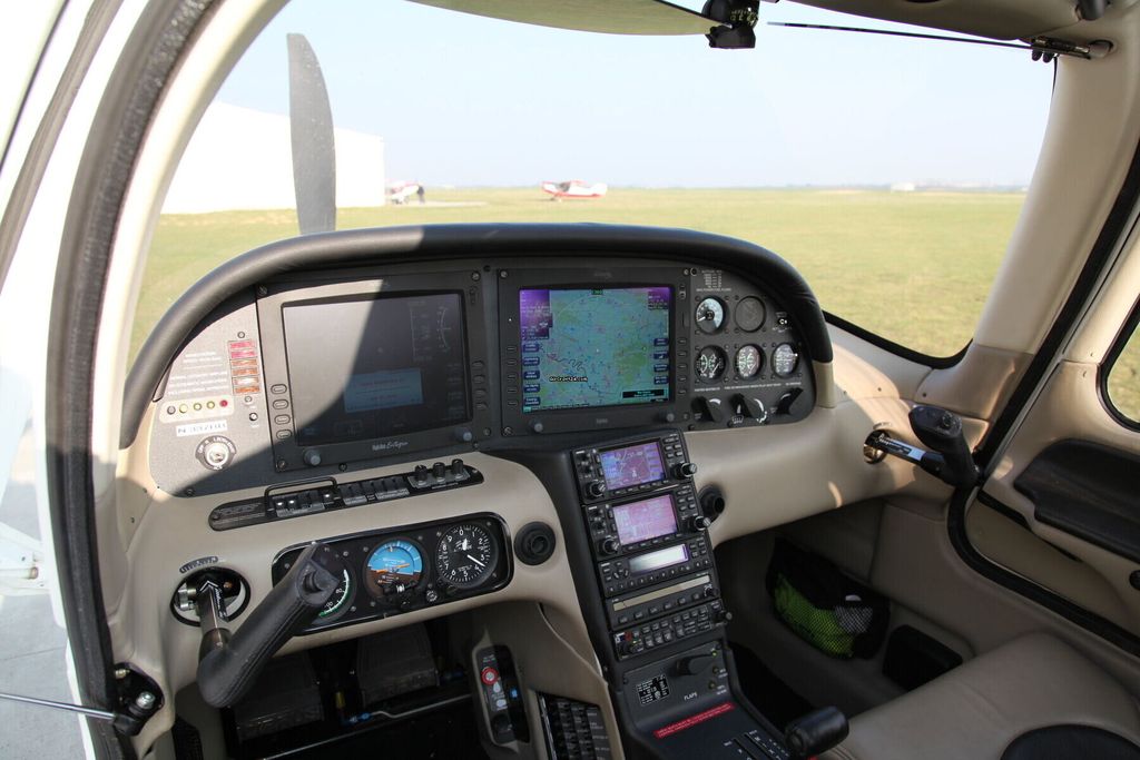 Cirrus SR22, fotografía 7 de 8